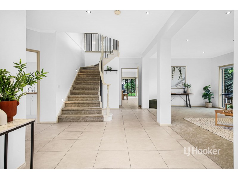 4 Violet Way, Point Cook VIC 3030