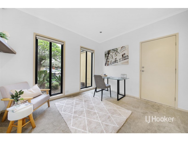 4 Violet Way, Point Cook VIC 3030