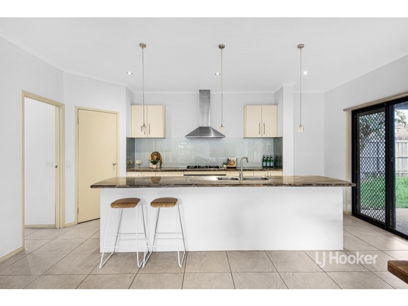 4 Violet Way, Point Cook VIC 3030