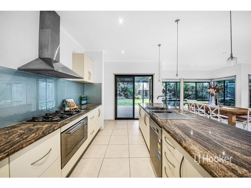 4 Violet Way, Point Cook VIC 3030