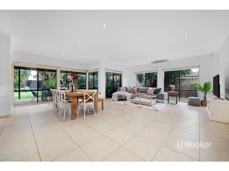 4 Violet Way, Point Cook VIC 3030