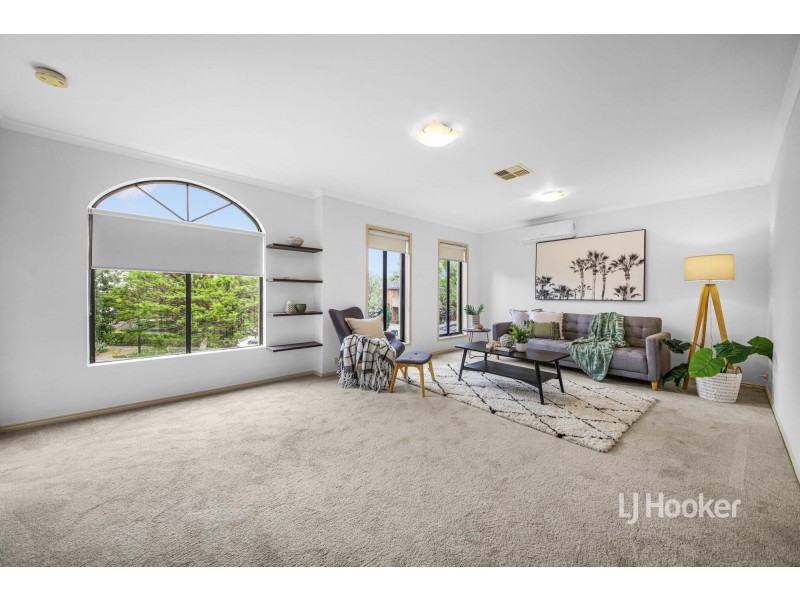 4 Violet Way, Point Cook VIC 3030