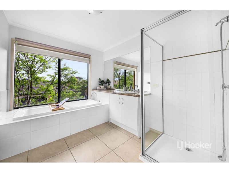 4 Violet Way, Point Cook VIC 3030