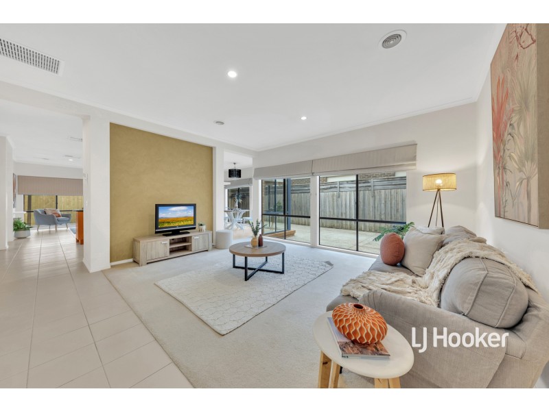5 Dorrington Street, Point Cook VIC 3030
