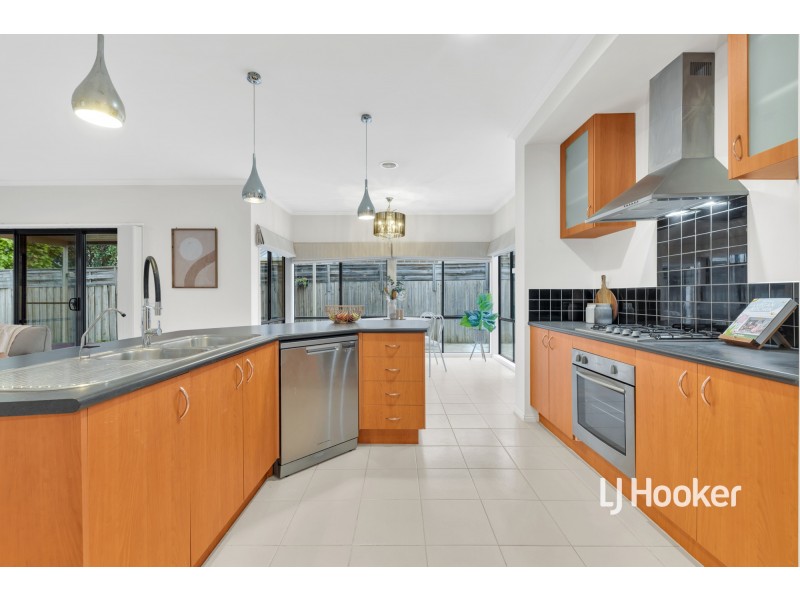 5 Dorrington Street, Point Cook VIC 3030