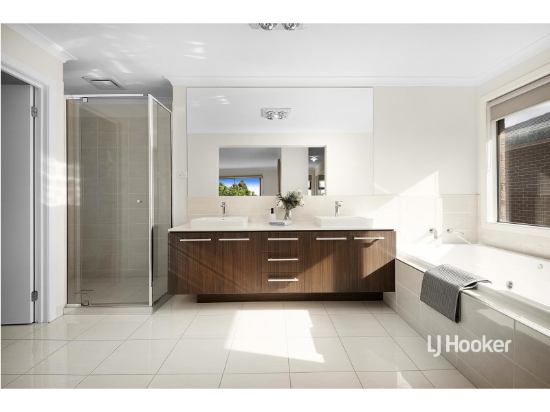 9 Corboy Close, Point Cook VIC 3030