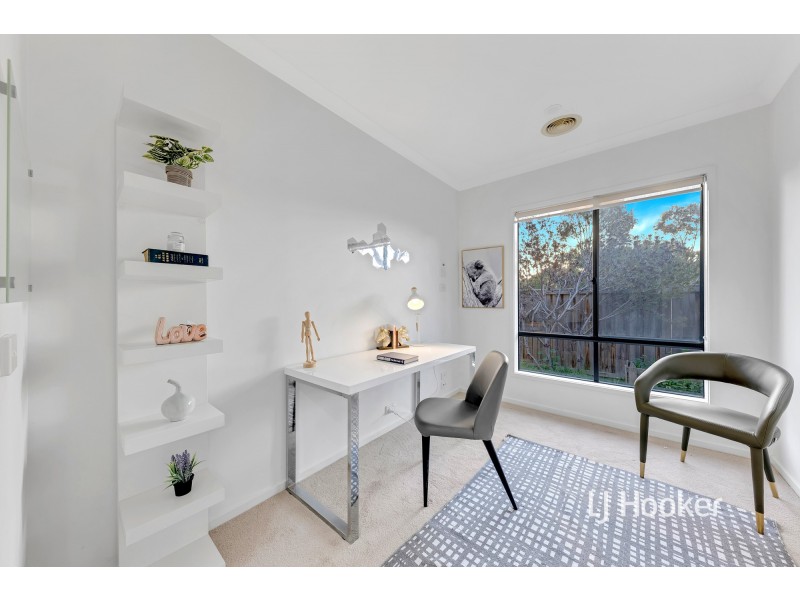 16 Urchin Way, Point Cook VIC 3030