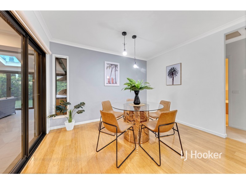 16 Urchin Way, Point Cook VIC 3030