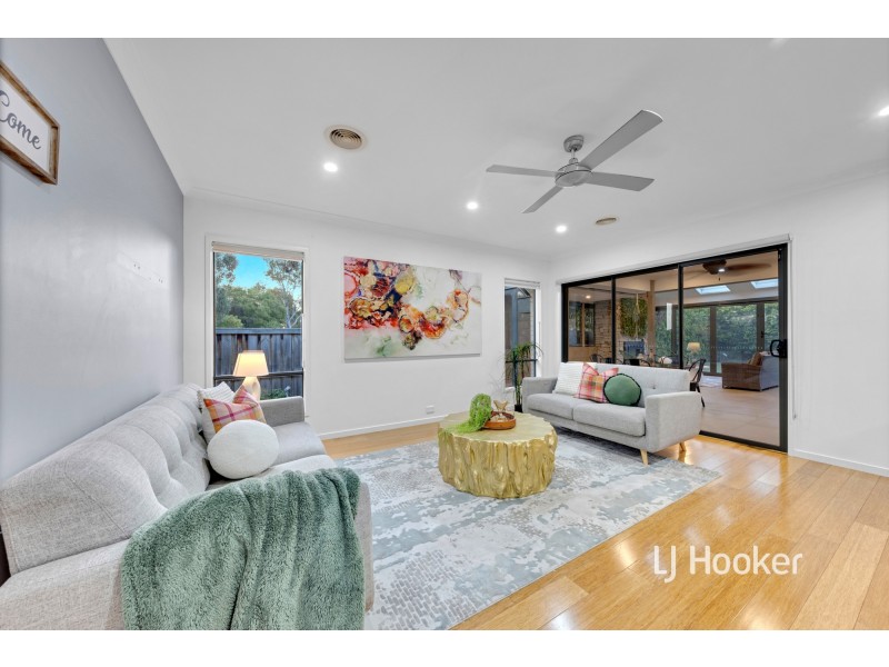 16 Urchin Way, Point Cook VIC 3030