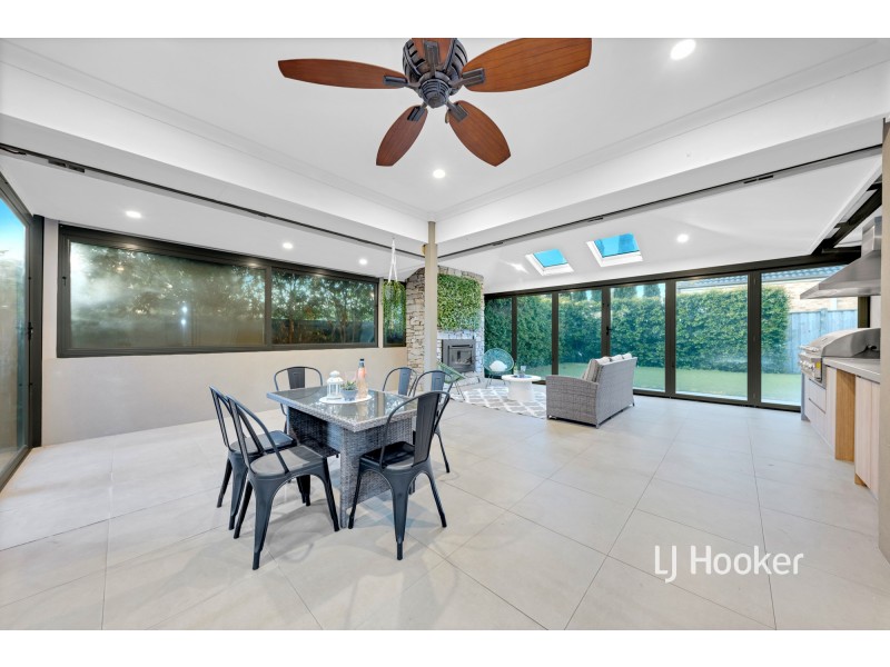 16 Urchin Way, Point Cook VIC 3030