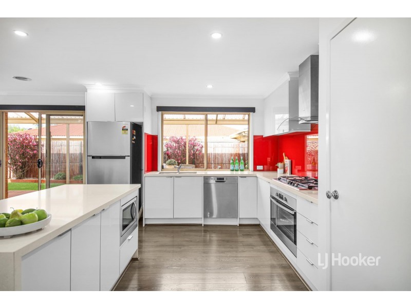 62 Shaftsbury Boulevard, Point Cook VIC 3030