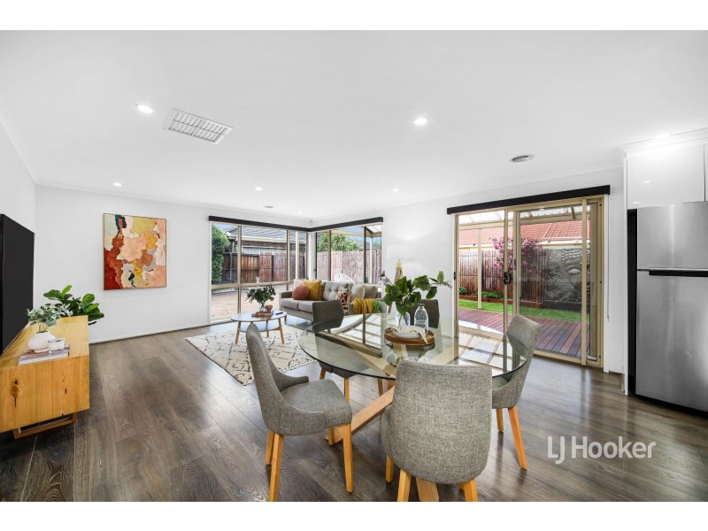 62 Shaftsbury Boulevard, Point Cook VIC 3030