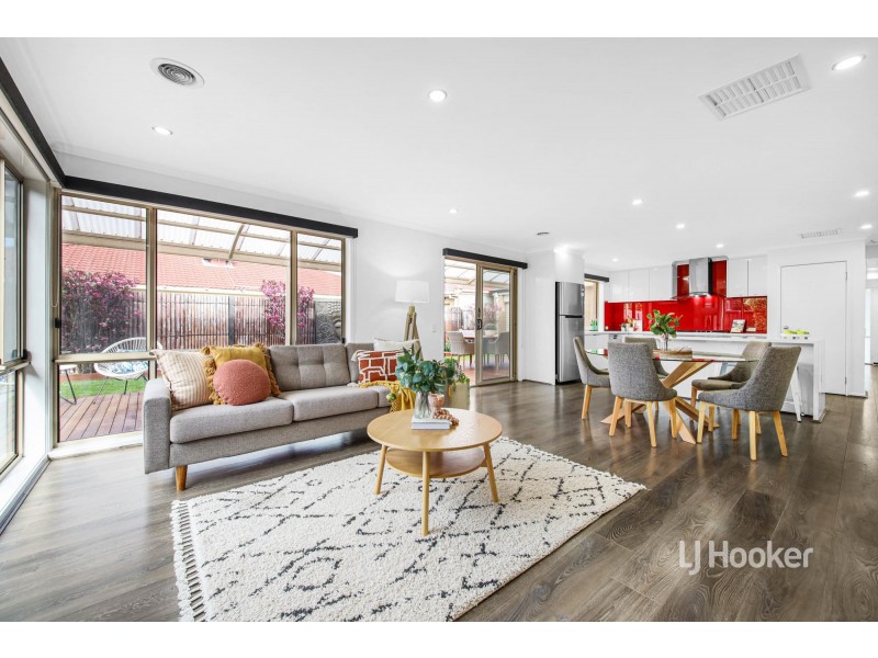 62 Shaftsbury Boulevard, Point Cook VIC 3030