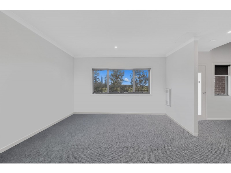 2/205 James Mirams Drive, Roxburgh Park VIC 3064