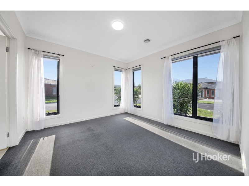 111 Bensonhurst Parade, Point Cook VIC 3030