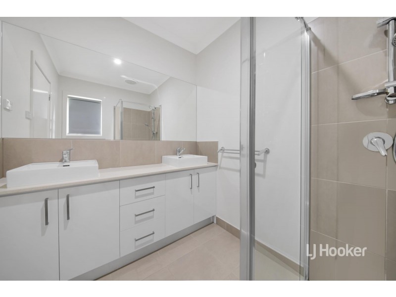 111 Bensonhurst Parade, Point Cook VIC 3030