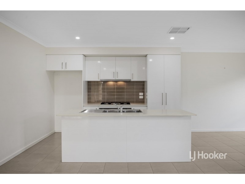 111 Bensonhurst Parade, Point Cook VIC 3030