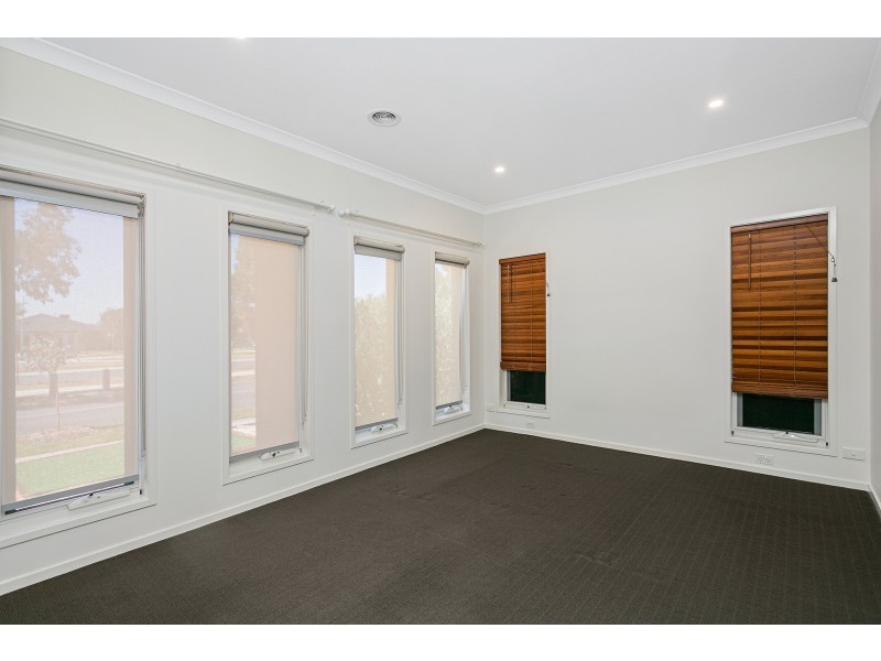 22 Freemont Circuit, Truganina VIC 3029