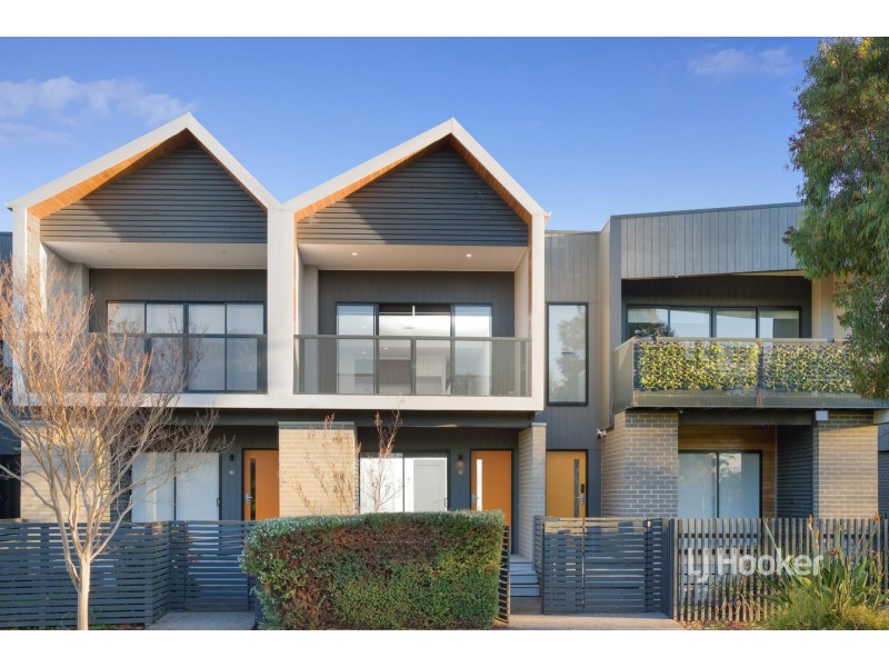 18 Flagship Way, Point Cook VIC 3030