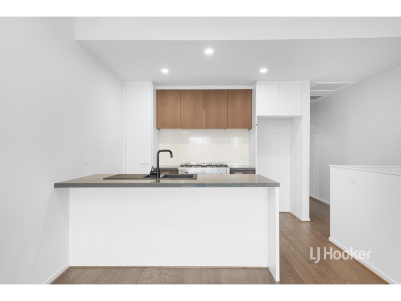 18 Flagship Way, Point Cook VIC 3030