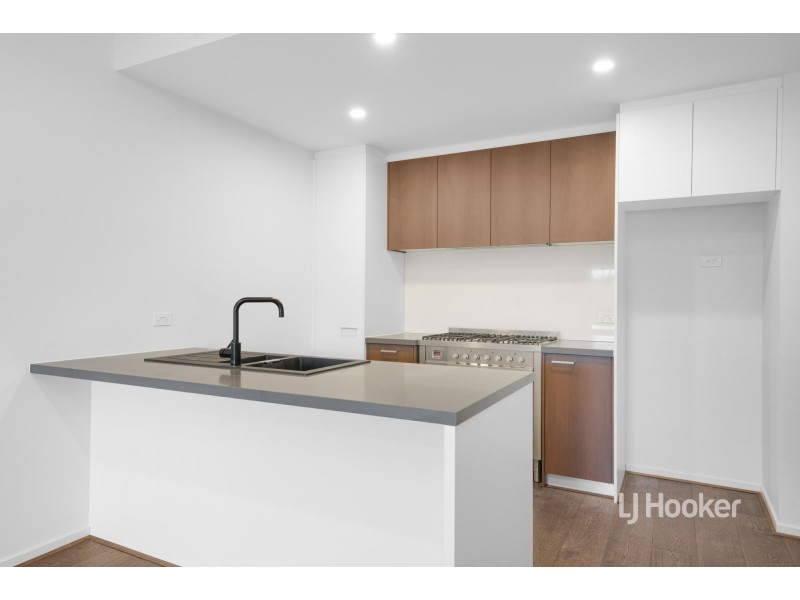 18 Flagship Way, Point Cook VIC 3030