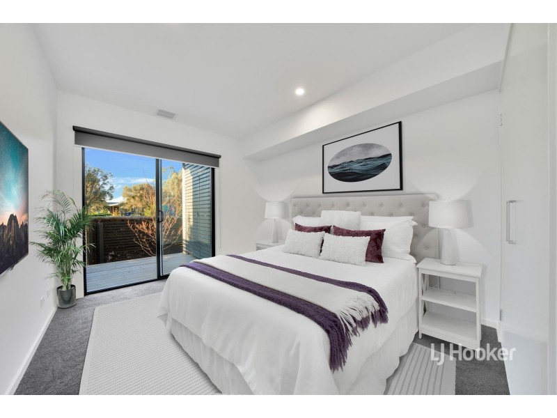 18 Flagship Way, Point Cook VIC 3030
