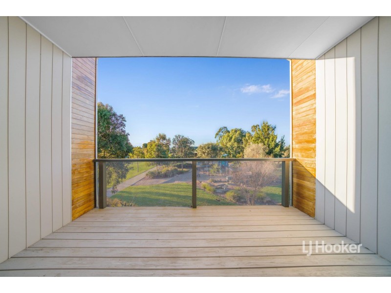 18 Flagship Way, Point Cook VIC 3030