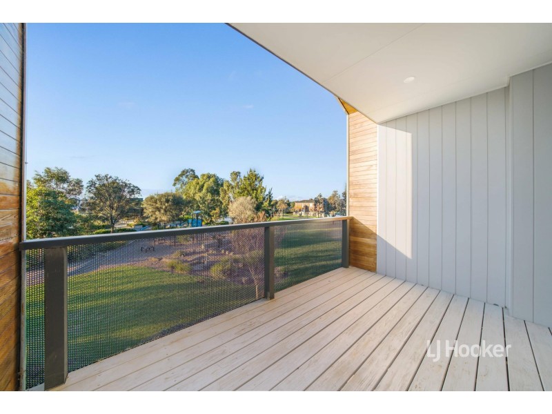 18 Flagship Way, Point Cook VIC 3030