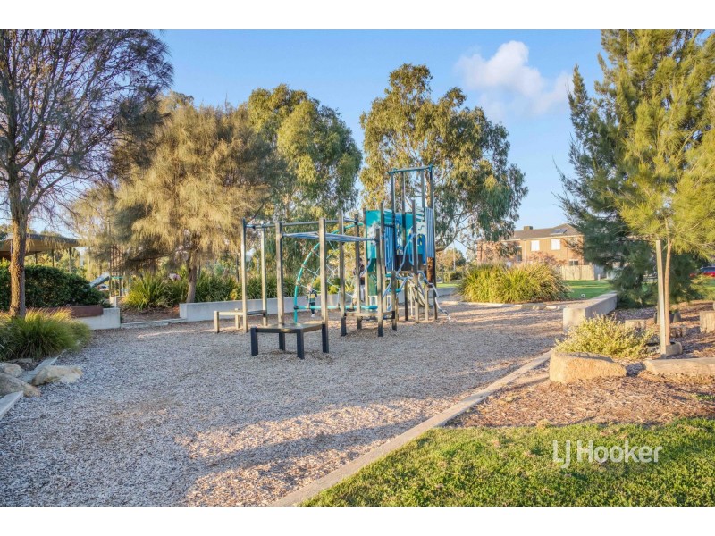 18 Flagship Way, Point Cook VIC 3030
