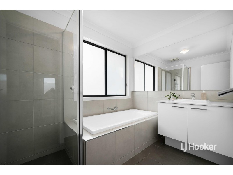 30 Kittyhawk Road, Point Cook VIC 3030