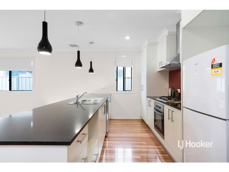 32 Parkvista Drive, Truganina VIC 3029