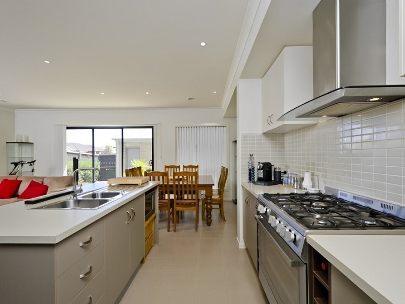 24 Prominence Boulevard, Tarneit VIC 3029