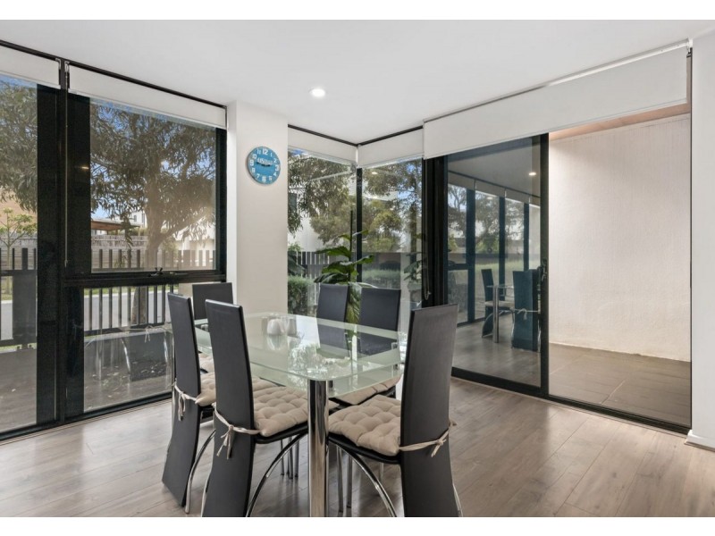 2/50 Catamaran Drive, Werribee South VIC 3030
