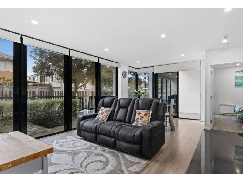 2/50 Catamaran Drive, Werribee South VIC 3030