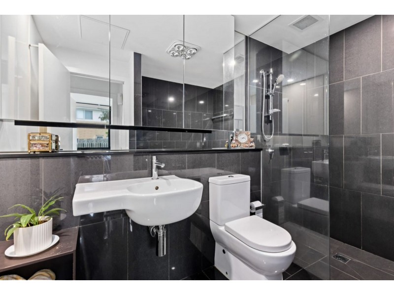 2/50 Catamaran Drive, Werribee South VIC 3030