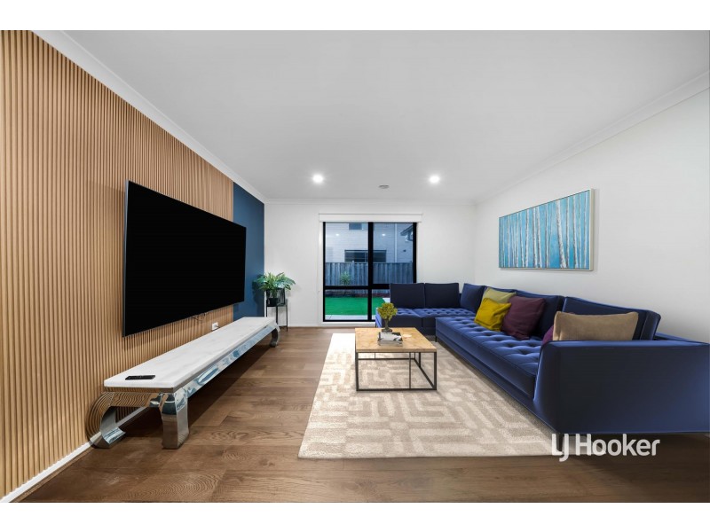 22 Outrigger Court, Sanctuary Lakes VIC 3030