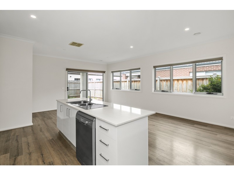 5 Liberator Drive, Point Cook VIC 3030