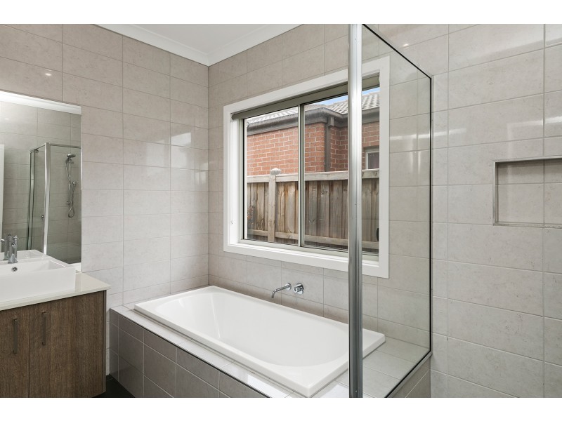 5 Liberator Drive, Point Cook VIC 3030