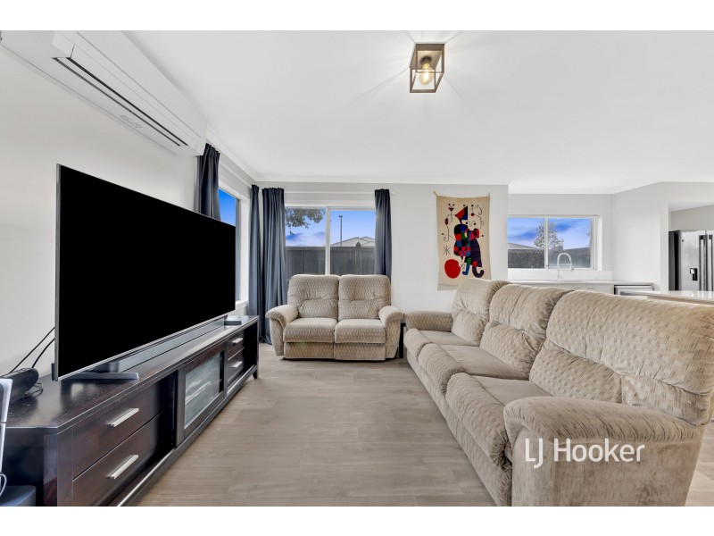 27 Creston Street, Point Cook VIC 3030