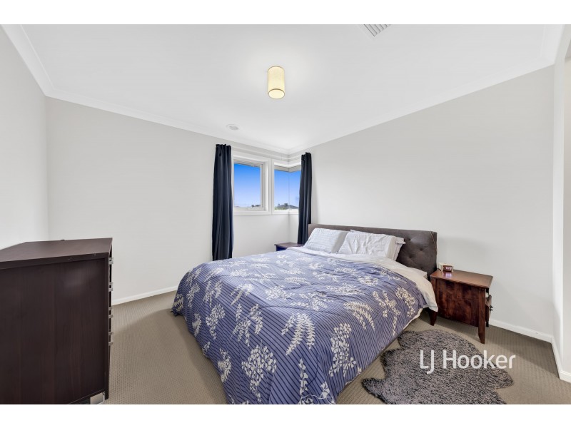 27 Creston Street, Point Cook VIC 3030