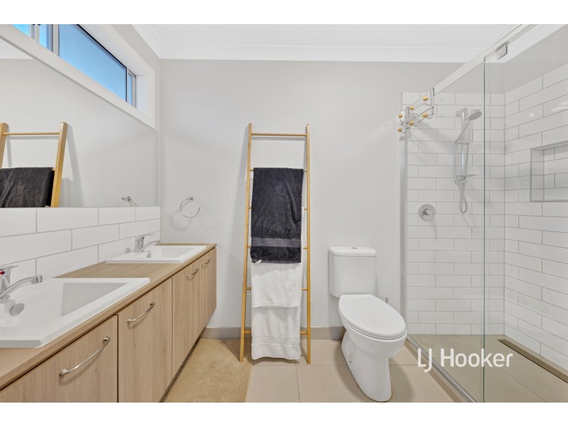 27 Creston Street, Point Cook VIC 3030