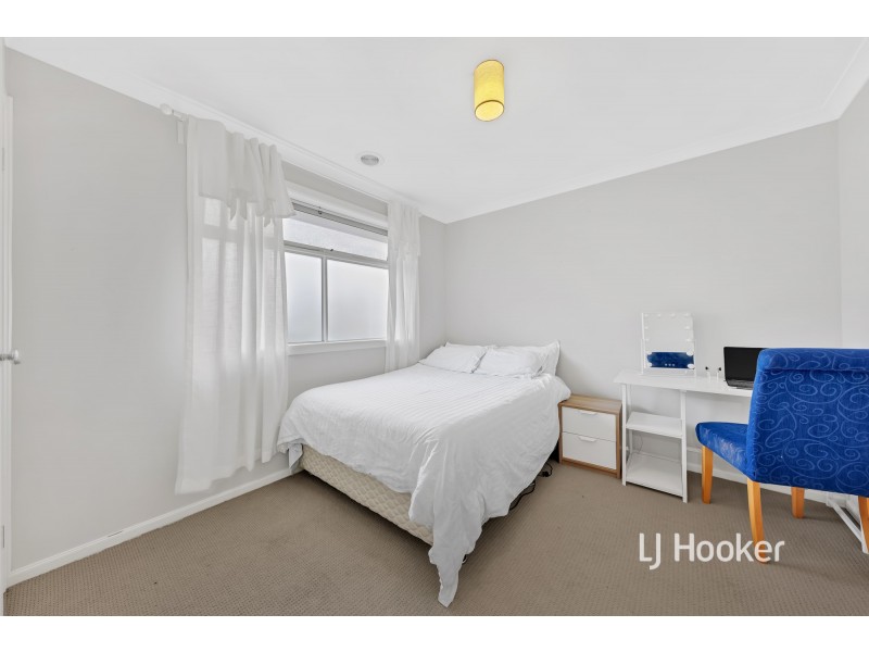 27 Creston Street, Point Cook VIC 3030