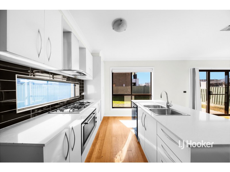 12 Laburnum Avenue, Wyndham Vale VIC 3024