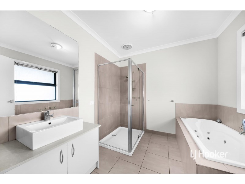 12 Laburnum Avenue, Wyndham Vale VIC 3024