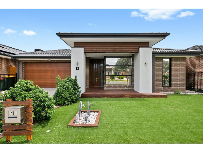 13 Hanover Street, Point Cook VIC 3030