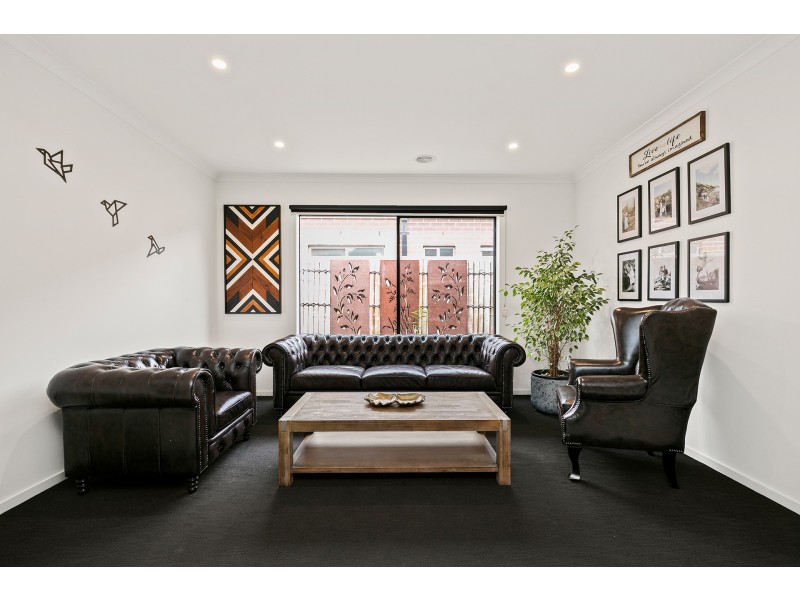 13 Hanover Street, Point Cook VIC 3030