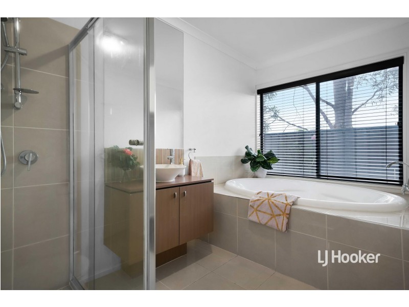 61 Florey Avenue, Point Cook VIC 3030