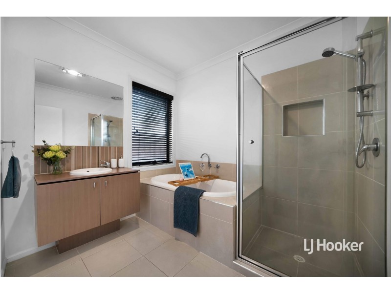 61 Florey Avenue, Point Cook VIC 3030