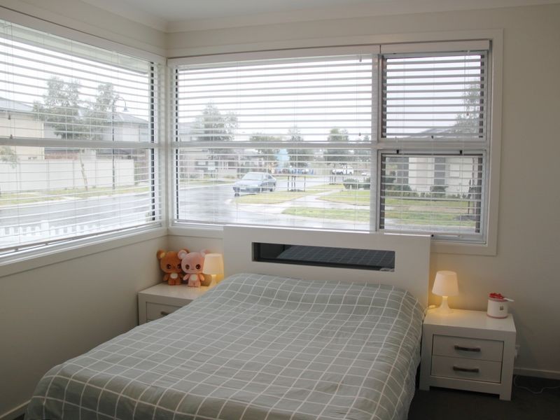 27 Savanna Parade, Truganina VIC 3029