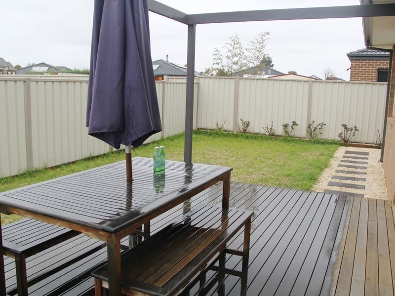 27 Savanna Parade, Truganina VIC 3029